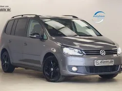 Grau Gebraucht 2012 VW Touran Match Van / Kleinbus | 9.249 € (Fairer Preis)