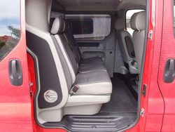Rot Gebraucht 2013 Opel Vivaro Van | 11.899 € (Etwas zu teuer)