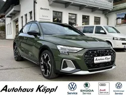 Distriktgrün metallic Gebraucht 2025 Audi A3 Sport Limousine | 45.990 €