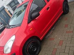 Rot Gebraucht 2009 Nissan Pixo Kleinwagen | 1.600 € (Guter Preis)