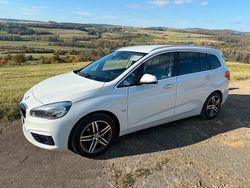 Weiß Gebraucht 2016 BMW 218 Gran Tourer Sport Line Van / Kleinbus | 13.999 € (Fairer Preis)