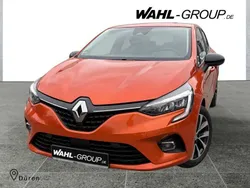 Orange Gebraucht 2022 Renault Clio V Zen Limousine | 12.990 € (Fairer Preis)