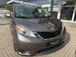 Grau Gebraucht 2011 Toyota Sienna Van / Kleinbus | 19.990 €