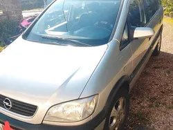 Grau Gebraucht 2000 Opel Zafira Van / Kleinbus | 2.650 €