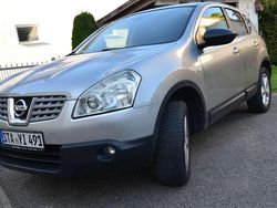 Grau Gebraucht 2009 Nissan Qashqai SUV | 5.950 € (Fairer Preis)