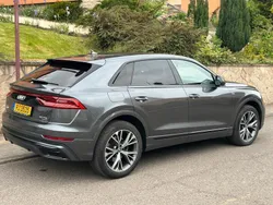 Grau Gebraucht 2020 Audi Q8 S-Line SUV | 52.500 €