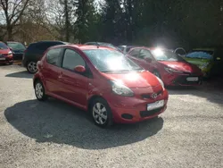 Rot Gebraucht 2010 Toyota Aygo Kleinwagen | 2.850 € (Fairer Preis)