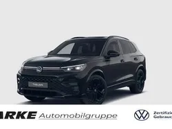 Deep black perleffekt Gebraucht 2024 VW Tiguan R-line SUV | 47.430 €