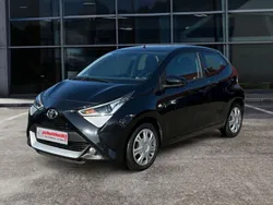Schwarz Gebraucht 2019 Toyota Aygo X-play Kleinwagen | 9.990 € (Etwas zu teuer)