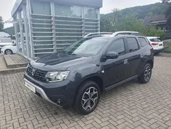 Grau Gebraucht 2021 Dacia Duster Celebration SUV | 16.995 € (Fairer Preis)