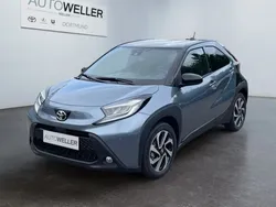 Chili red perleffekt / dach sc Neu 2025 Toyota Aygo Team Kleinwagen | 18.690 €