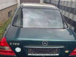 Grün Gebraucht 1996 Mercedes C180 Classic Limousine | 650 € (Superpreis)