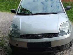 Silber Gebraucht 2005 Ford Fiesta Ambiente Kleinwagen | 1.420 € (Fairer Preis)