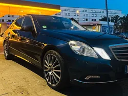 Blau Gebraucht 2009 Mercedes E350 Limousine | 8.000 € (Etwas zu teuer)