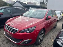 Rot Gebraucht 2017 Peugeot 308 Allure Van / Kleinbus | 4.990 € (Superpreis)