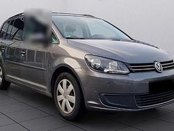 Grau Gebraucht 2012 VW Touran Van / Kleinbus | 8.249 € (Fairer Preis)
