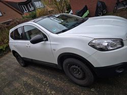 Weiß Gebraucht 2011 Nissan Qashqai SUV | 5.700 € (Fairer Preis)