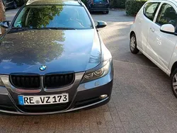 Grau Gebraucht 2007 BMW 320 Kombi | 2.400 € (Fairer Preis)