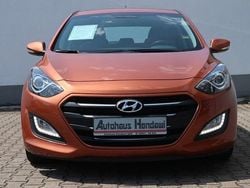 Orange Gebraucht 2016 Hyundai i30 Style Limousine | 11.990 € (Fairer Preis)