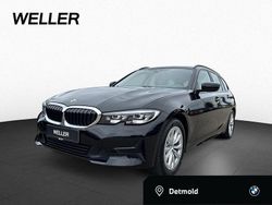 Schwarz (schwarz) Gebraucht 2021 BMW 320 Advantage Kombi | 25.990 € (Fairer Preis)