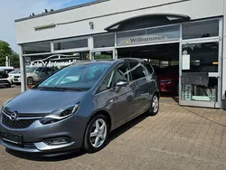 Grau Gebraucht 2018 Opel Zafira Innovation Van / Kleinbus | 15.990 € (Fairer Preis)