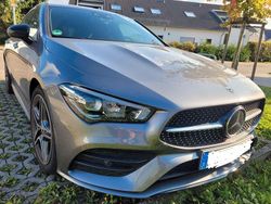 Grau Gebraucht 2022 Mercedes CLA200 Shooting Brake AMG Kombi | 28.000 € (Guter Preis)