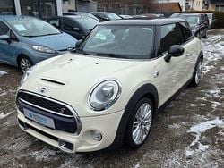 Weiß Gebraucht 2016 Mini Cooper SD Chili Kleinwagen | 13.500 € (Fairer Preis)