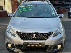 Grau Gebraucht 2017 Peugeot 2008 Allure SUV | 14.999 € (Etwas zu teuer)