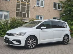 Weiß Gebraucht 2021 VW Touran R-line Van / Kleinbus | 21.400 € (Superpreis)