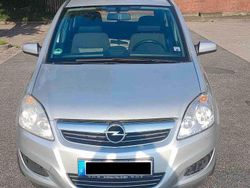 Silber Gebraucht 2009 Opel Zafira Edition Van / Kleinbus | 1.400 € (Guter Preis)