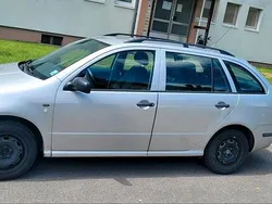 Grau Gebraucht 2002 Skoda Fabia Kombi | 550 € (Superpreis)