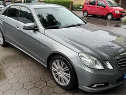 Grau Gebraucht 2009 Mercedes E350 Limousine | 9.999 € (Fairer Preis)