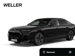 Black sapphire (schwarz) Gebraucht 2024 BMW 740 M Sport Limousine | 102.850 € (Guter Preis)