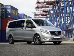 Silber Gebraucht 2022 Mercedes Vito Van / Kleinbus | 36.490 € (Etwas zu teuer)