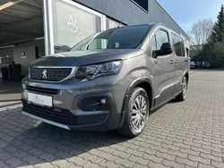 Platinum grau metallic Gebraucht 2023 Peugeot e-Rifter Allure Van / Kleinbus | 24.990 € (Etwas zu teuer)
