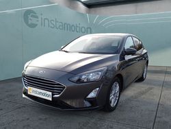 Grau Gebraucht 2021 Ford Focus Cool & Connect Limousine | 19.040 € (Fairer Preis)