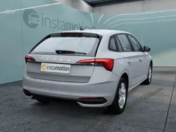 Grau Gebraucht 2025 Skoda Scala Essence Kleinwagen | 26.449 € (Teuer)