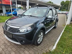 Grau Gebraucht 2011 Dacia Sandero Stepway Kleinwagen | 2.490 € (Guter Preis)