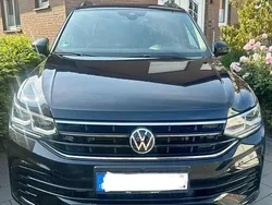 Schwarz Gebraucht 2022 VW Tiguan Allspace R-line SUV | 41.900 € (Fairer Preis)