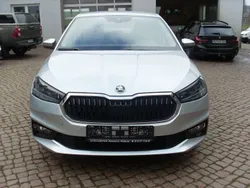 Silber Gebraucht 2023 Skoda Fabia Selection Limousine | 14.800 € (Superpreis)