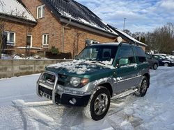 Grün Gebraucht 1999 Mitsubishi Pajero SUV | 7.850 €