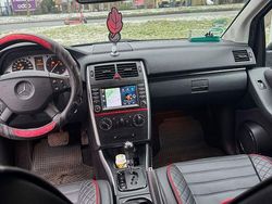 Schwarz Gebraucht 2010 Mercedes 200 Van / Kleinbus | 7.950 €