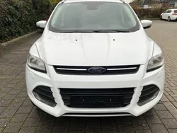 Weiß Gebraucht 2016 Ford Kuga SUV | 9.500 € (Guter Preis)