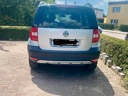 Silber Gebraucht 2013 Skoda Yeti SUV | 9.900 € (Etwas zu teuer)