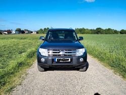 Grau Gebraucht 2007 Mitsubishi Pajero Intense SUV | 7.300 €