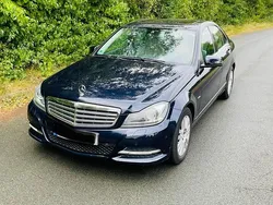 Blau Gebraucht 2011 Mercedes 220 Limousine | 10.999 €