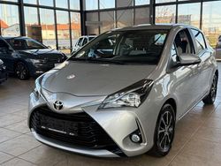 Silber Gebraucht 2018 Toyota Yaris Team Limousine | 11.480 € (Fairer Preis)