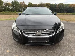 Schwarz Gebraucht 2012 Volvo V60 Momentum Kombi | 5.450 € (Superpreis)