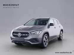 Grau Gebraucht 2023 Mercedes GLA200 Progressive SUV | 37.900 € (Fairer Preis)