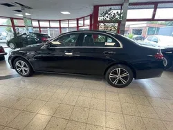 Obsidianschwarzmetallic Gebraucht 2022 Mercedes E220 Avantgarde Limousine | 37.900 € (Guter Preis)